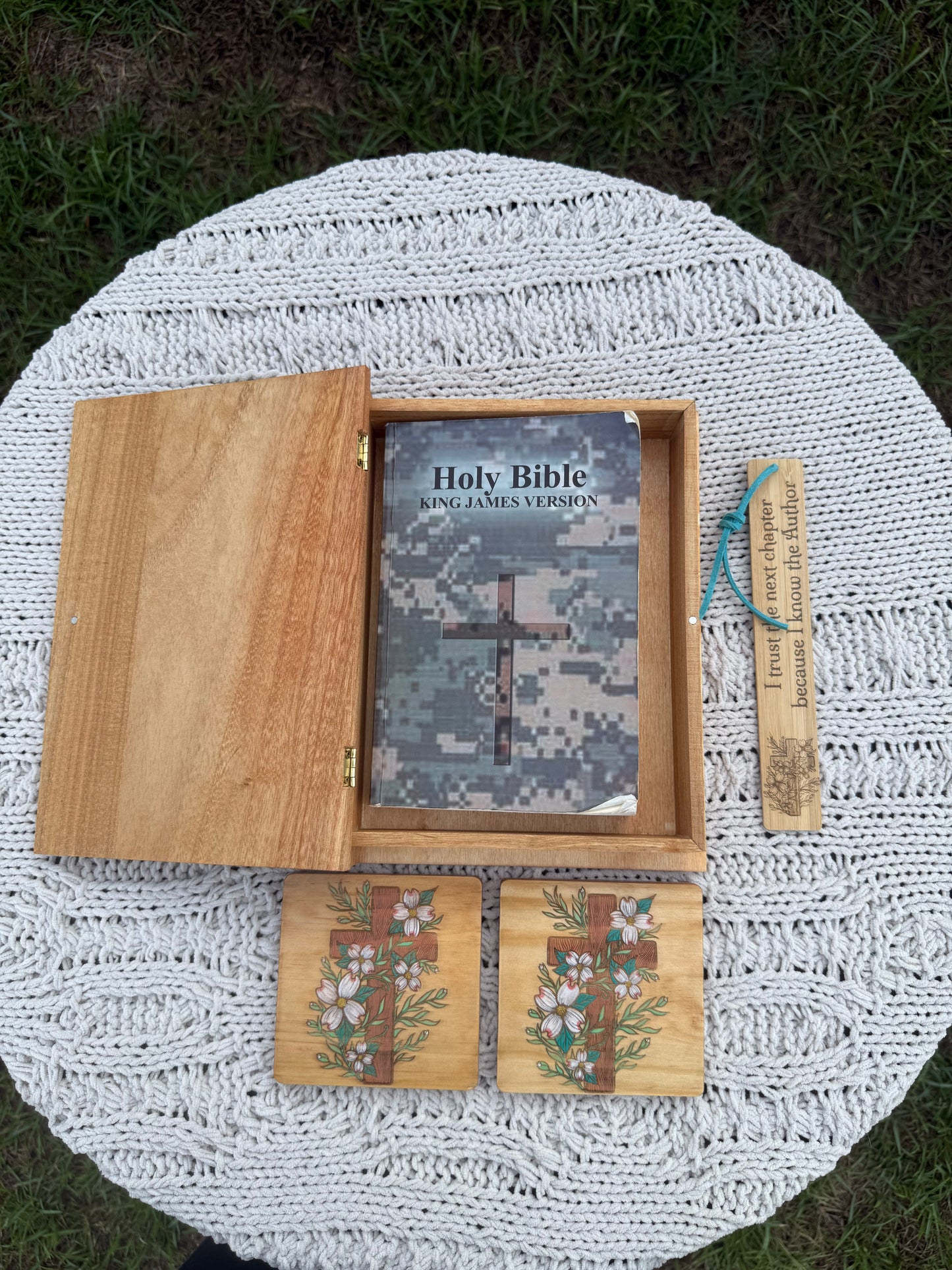 Gift Set: Dogwood Blossom Bible Box